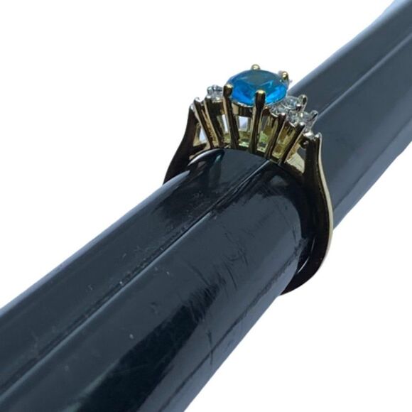 Stunning Sz 6 Gold Tone Blue Crystal Ring Made with Swarovski Crystals - Picture 11 of 11